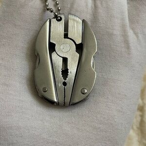 Stainless Edge EDC Multi-Tool Emergency Keychain